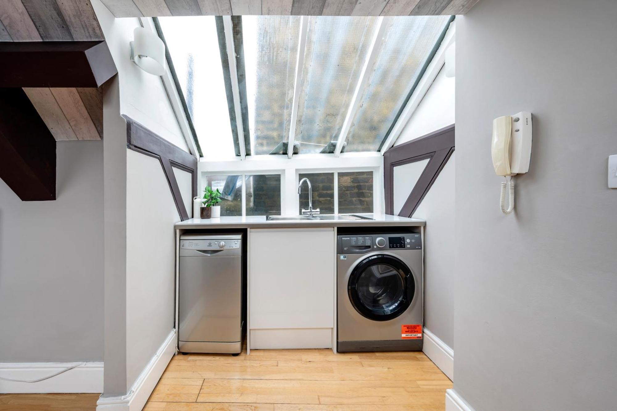 Sunny Loft In Center Of London Apartment Exterior photo